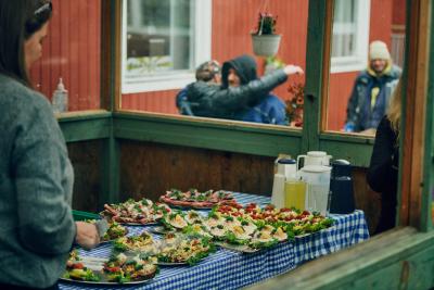 Kirkens Korshærs varmestue i Lyngby, Paradiset, tilbyder både mad og fællesskab