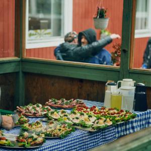 Kirkens Korshærs varmestue i Lyngby, Paradiset, tilbyder både mad og fællesskab